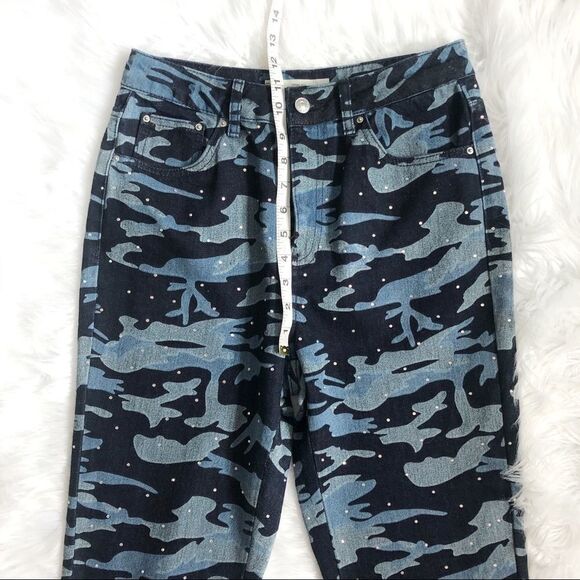 TOPSHOP Blue Camo Mom Jeans! Size 28. - Picture 5 of 10